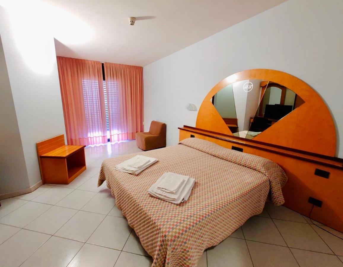 קאזלבורדינו Hotel Solaris מראה חיצוני תמונה